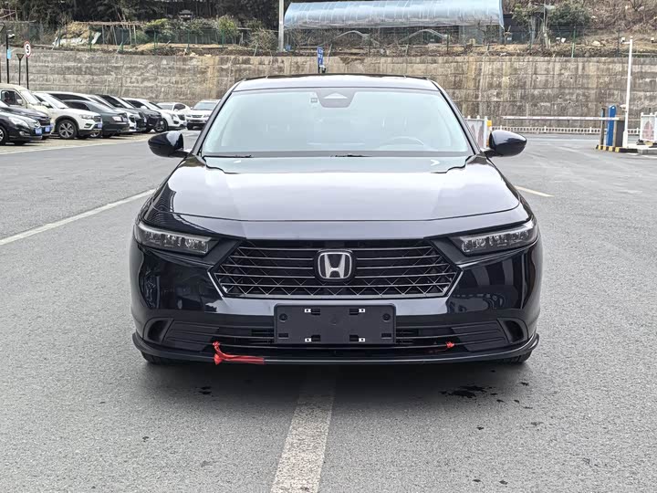 Фото 2 - Honda Accord