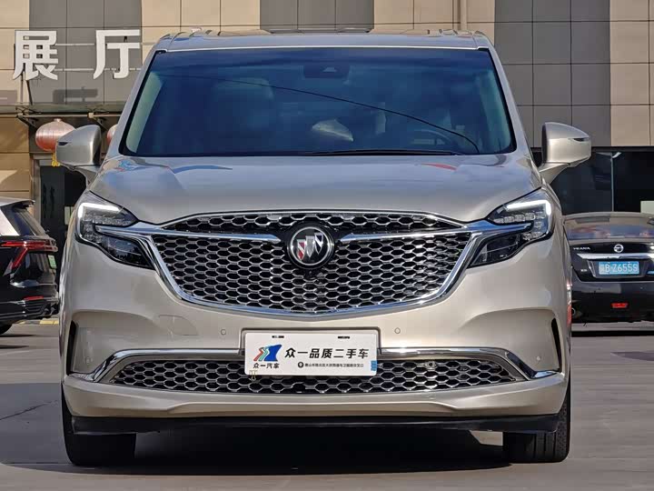 Фото 2 - Buick GL8 ES