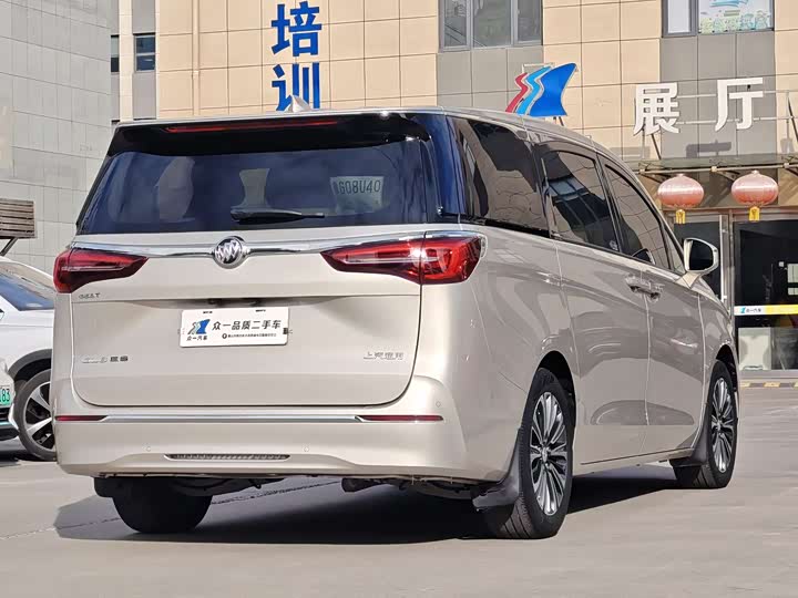 Фото 7 - Buick GL8 ES