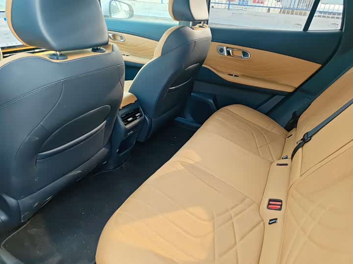 Фото 7 - Geely Galaxy Starship 7