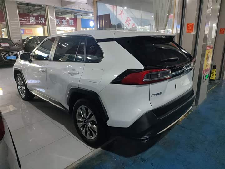 Фото 5 - Toyota Wildlander