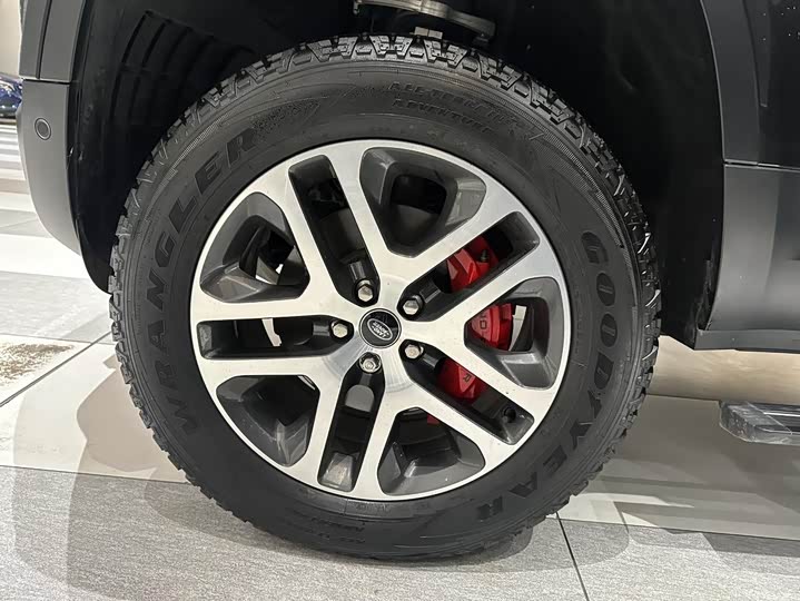 Фото 7 - Land Rover Defender