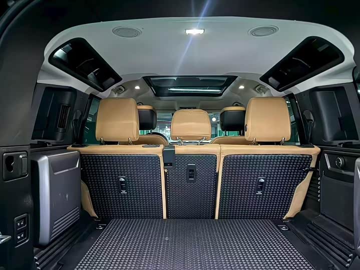 Фото 8 - Land Rover Defender