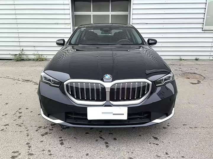Фото 3 - BMW 5 Series