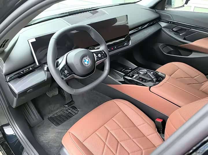Фото 6 - BMW 5 Series