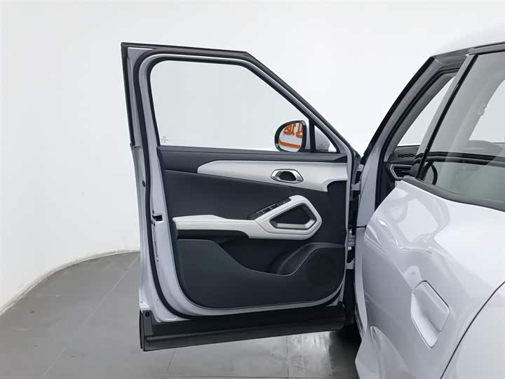 Фото 8 - BYD Yuan Up