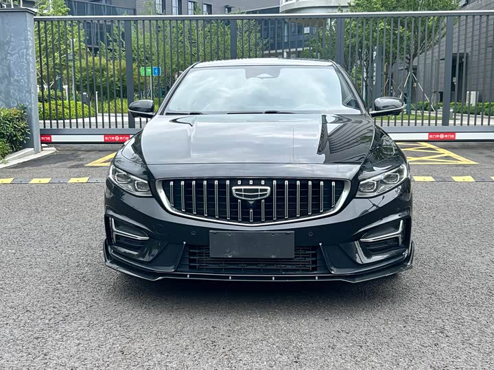 Фото 2 - Geely Preface