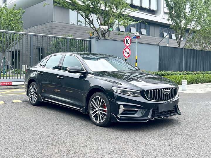 Фото 3 - Geely Preface