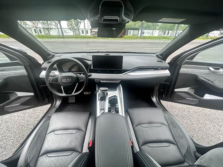 Фото 8 - Geely Preface