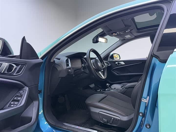 Фото 6 - BMW 2 Series