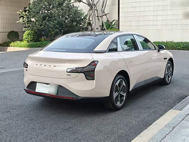 Фото 7 - XPeng Mona M03