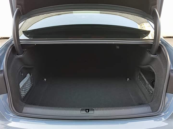 Фото 9 - Audi A4L