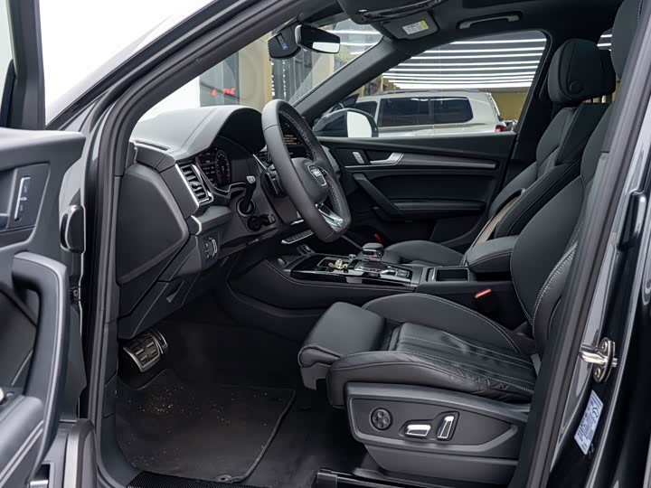 Фото 6 - Audi Q5L