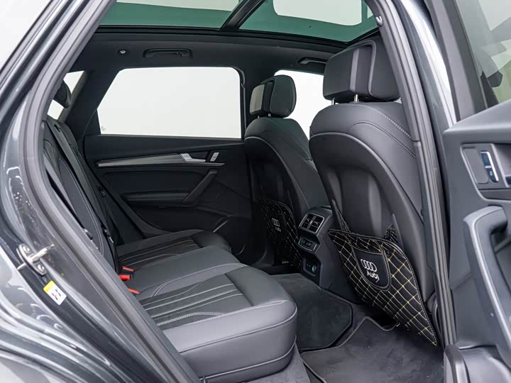 Фото 7 - Audi Q5L