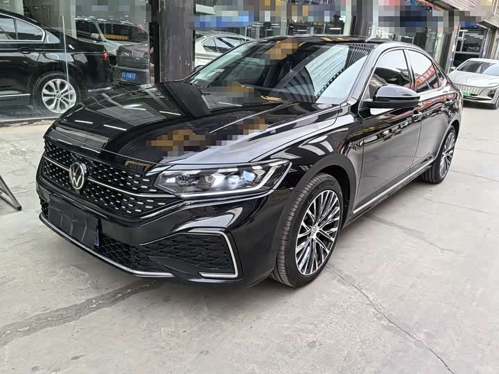 Фото 1 - Volkswagen Passat