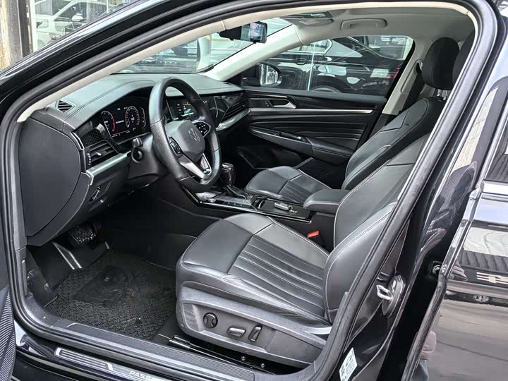 Фото 7 - Volkswagen Passat