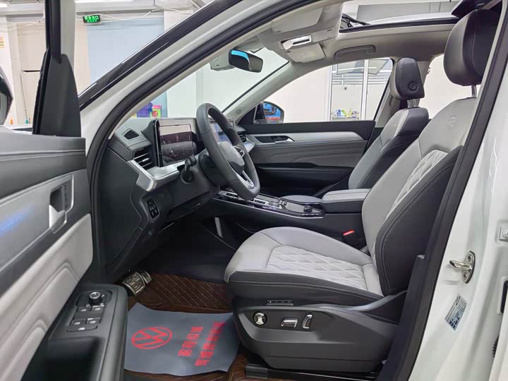 Фото 4 - Volkswagen Tavendor