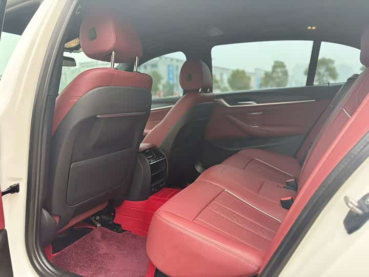 Фото 6 - BMW 5 Series