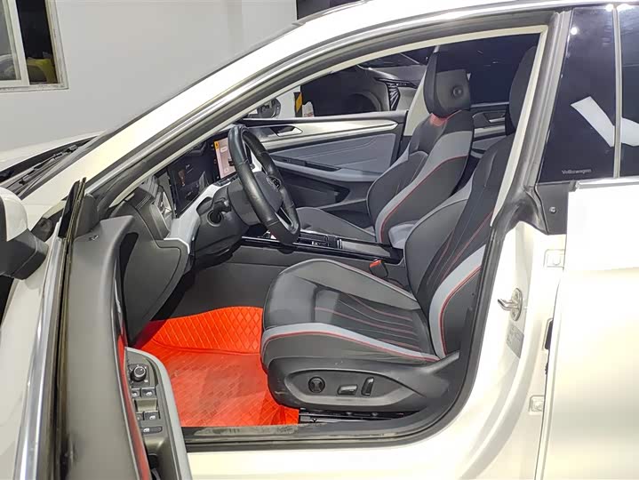 Фото 9 - Volkswagen Lamando L