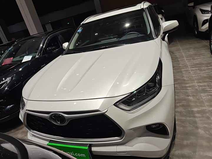 Фото 3 - Toyota Highlander