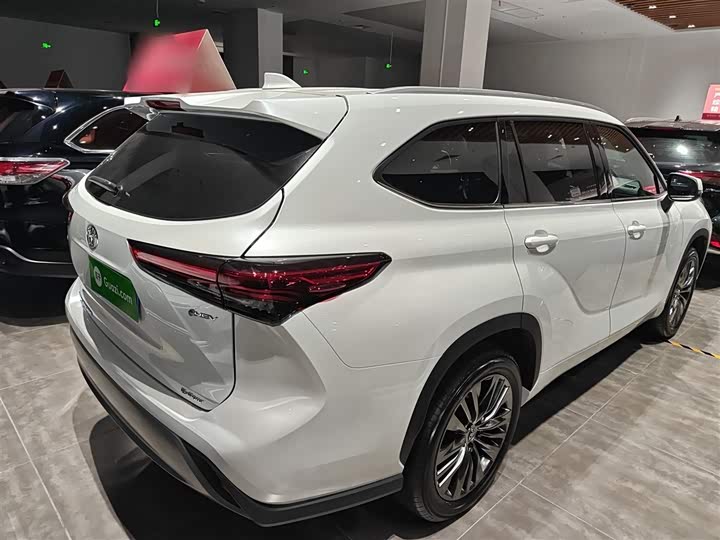 Фото 7 - Toyota Highlander