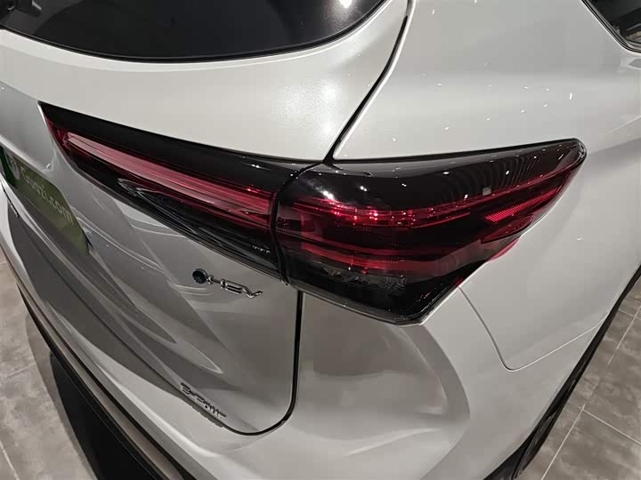 Фото 8 - Toyota Highlander