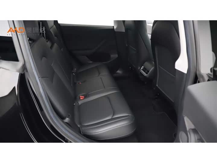 Фото 8 - Tesla Model Y