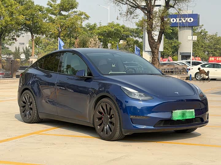 Фото 3 - Tesla Model Y