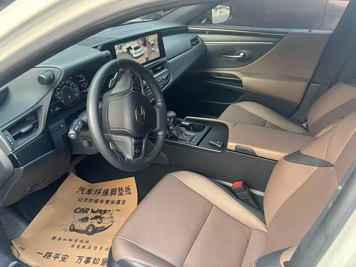 Фото 5 - Lexus ES