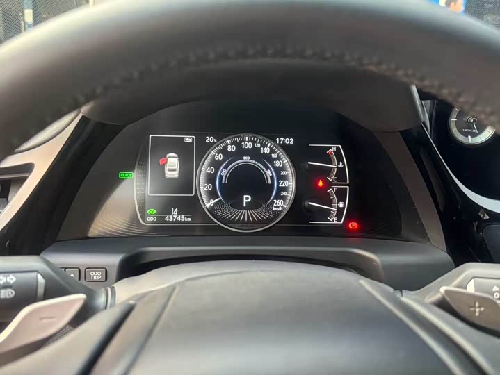 Фото 7 - Lexus ES