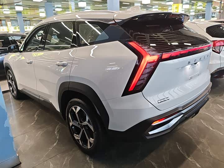 Фото 5 - Geely Atlas L