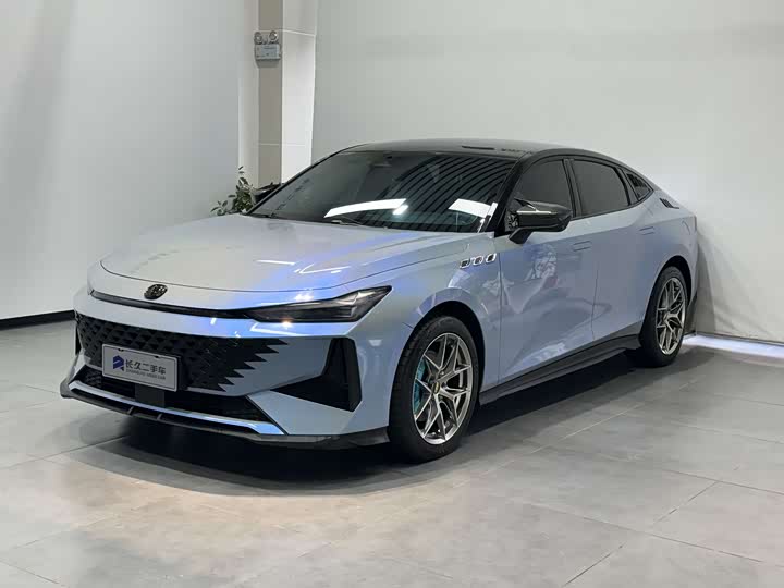 Фото 1 - Changan UNI-V Hybrid