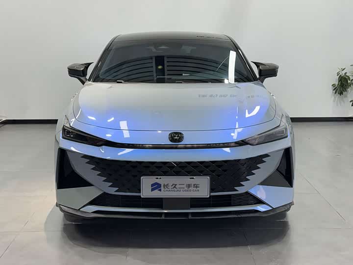 Фото 2 - Changan UNI-V Hybrid