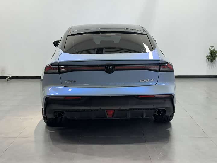 Фото 5 - Changan UNI-V Hybrid