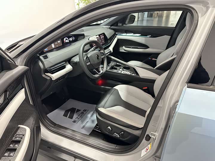 Фото 7 - Changan UNI-V Hybrid