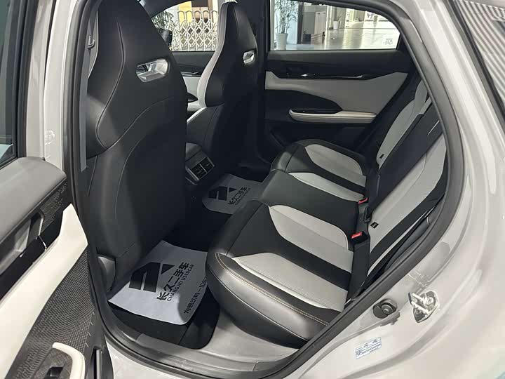 Фото 8 - Changan UNI-V Hybrid