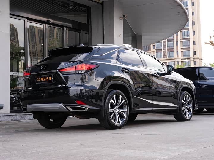 Фото 3 - Lexus RX
