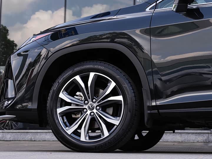 Фото 8 - Lexus RX