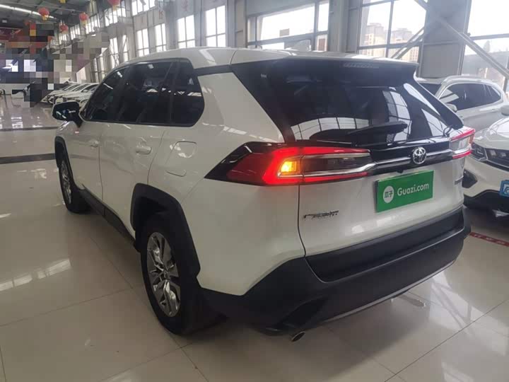 Фото 4 - Toyota Wildlander