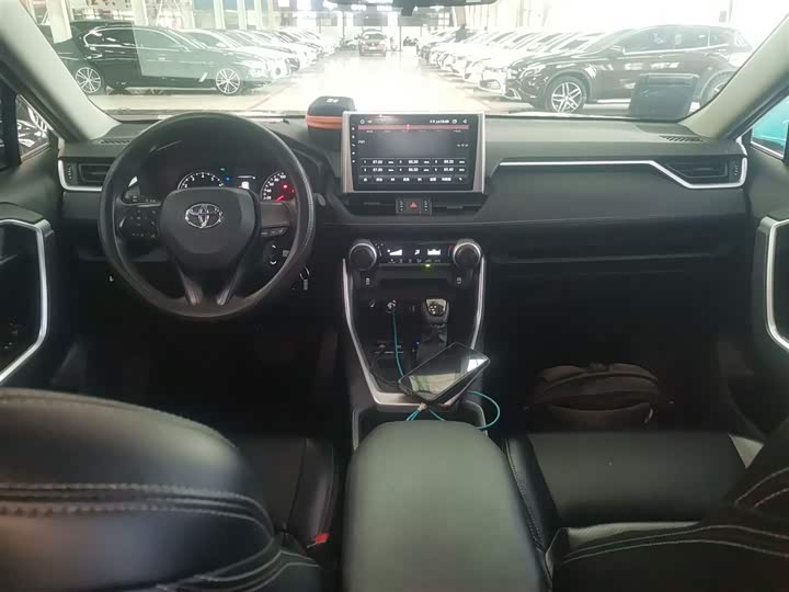 Фото 9 - Toyota Wildlander