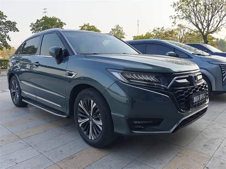 Фото 8 - Honda UR-V