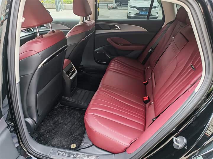 Фото 6 - Hongqi H5