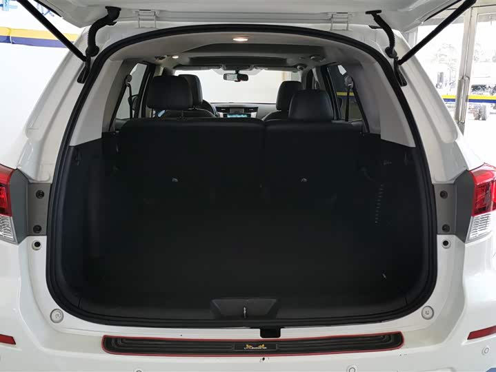 Фото 4 - Nissan Terra