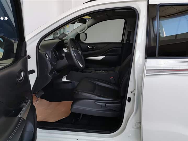 Фото 9 - Nissan Terra