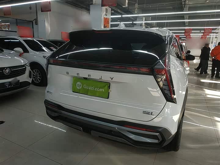 Фото 6 - Geely Atlas L