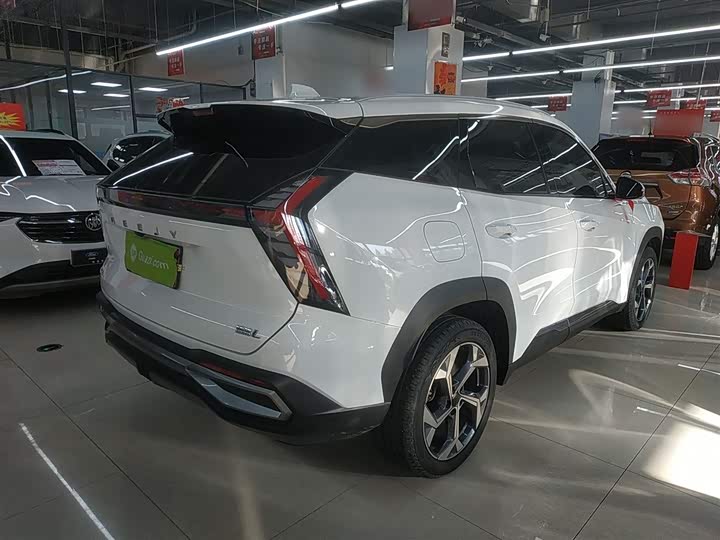 Фото 7 - Geely Atlas L