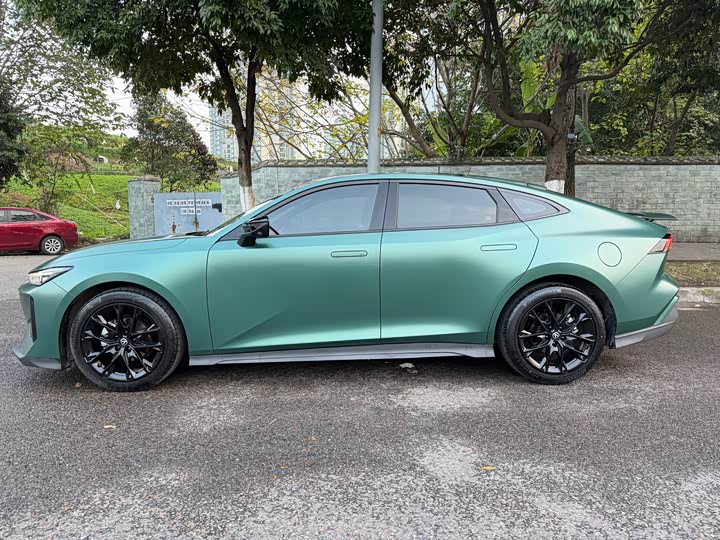 Фото 2 - Changan UNI-V