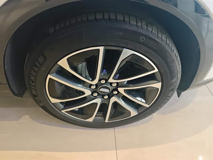 Фото 6 - Cadillac Optiq