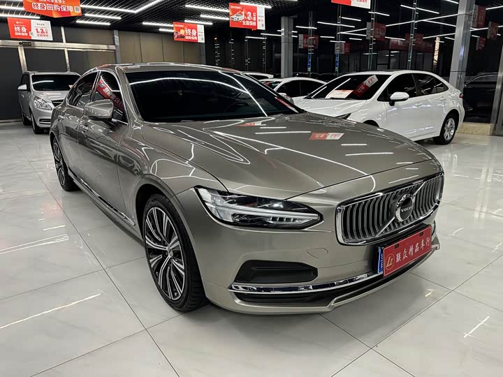 Фото 3 - Volvo S90