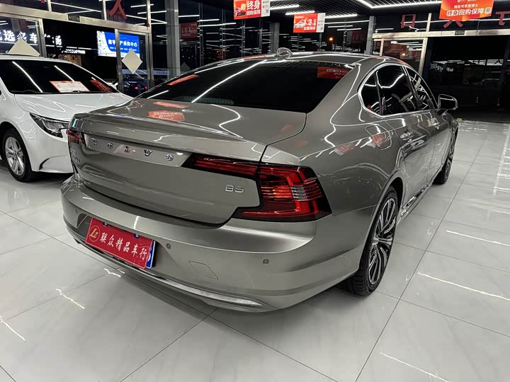 Фото 5 - Volvo S90